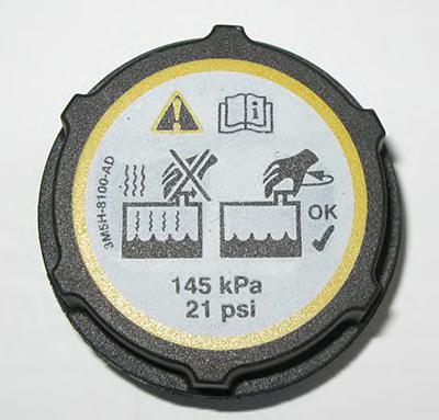 Крышка расш.бачка Ford Focus 2/ Mazda 3 LUZAR LL 1033